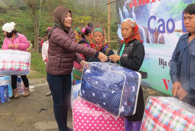 VOV5 организовал программу «Теплая весна на границах страны» в провинции Каобанг - ảnh 15